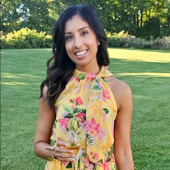 Meet your Posher, Faiza - Picture 1 of 1